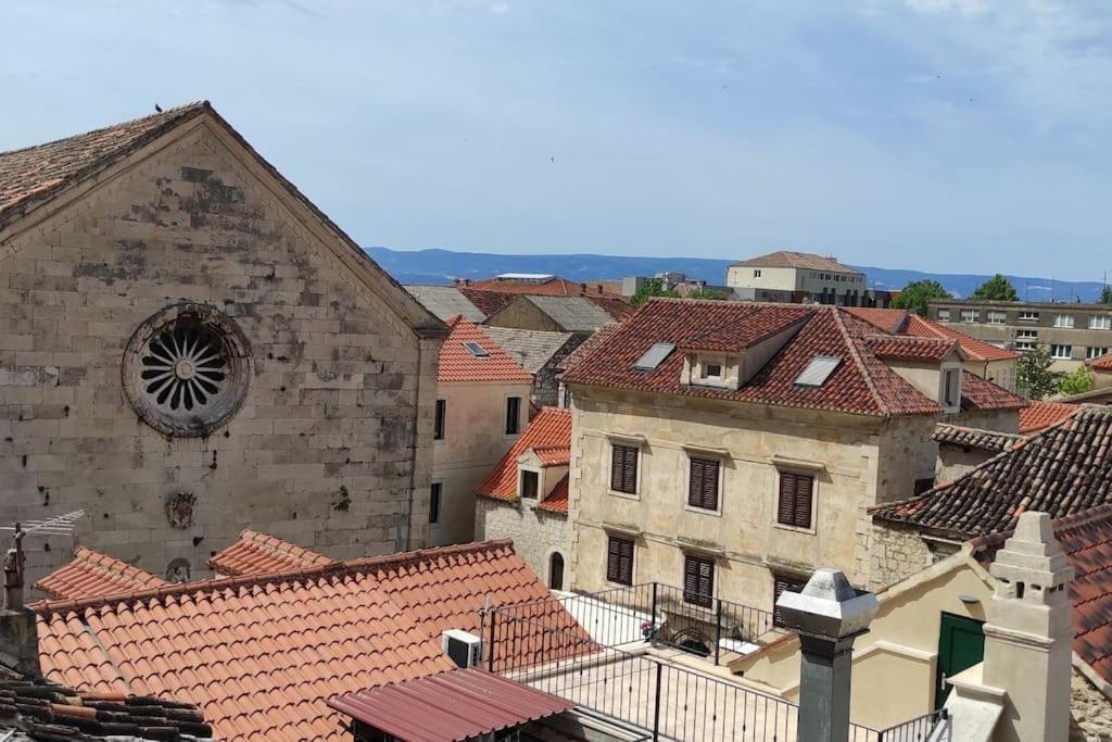 Luxury City Centre Apartment With Stunning View Omiš Exteriör bild