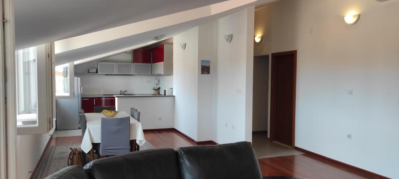 Luxury City Centre Apartment With Stunning View Omiš Exteriör bild