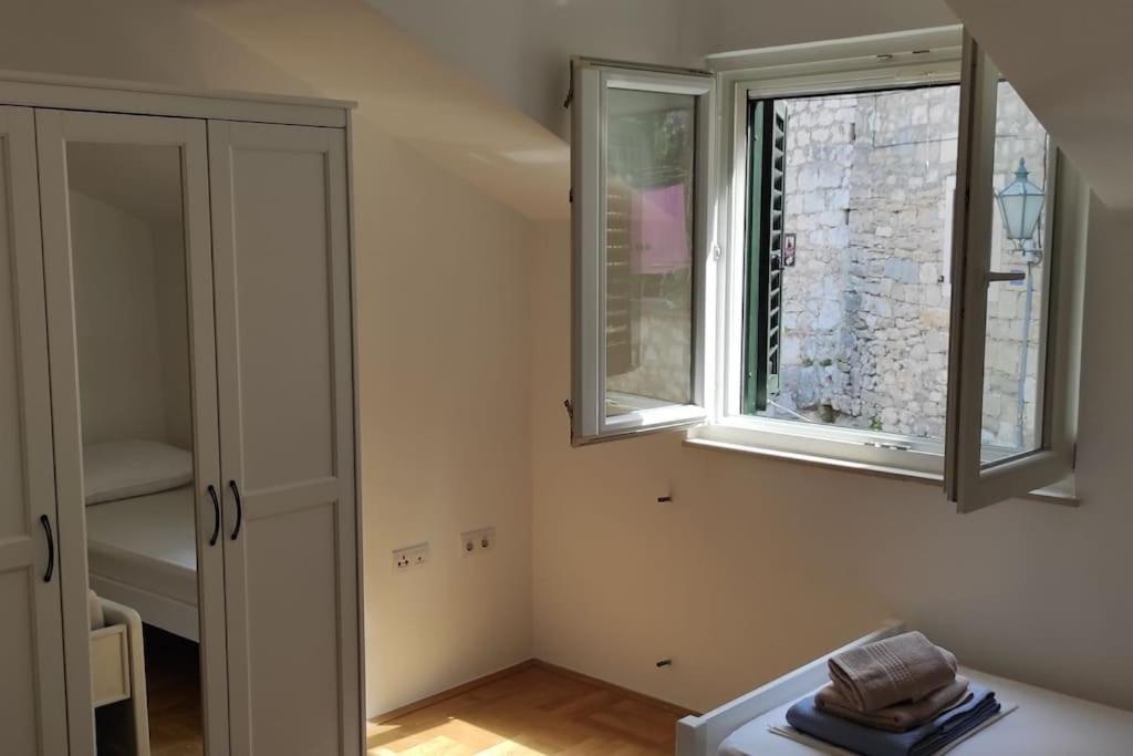 Luxury City Centre Apartment With Stunning View Omiš Exteriör bild