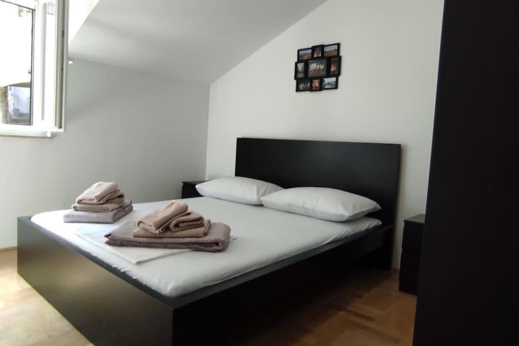 Luxury City Centre Apartment With Stunning View Omiš Exteriör bild