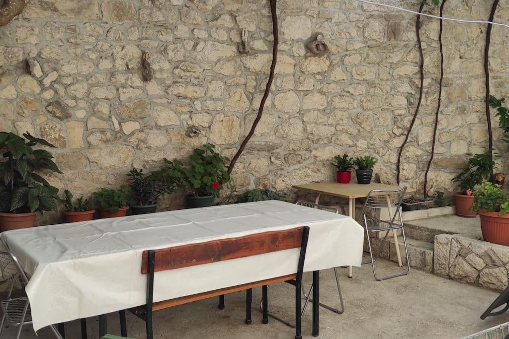 Luxury City Centre Apartment With Stunning View Omiš Exteriör bild