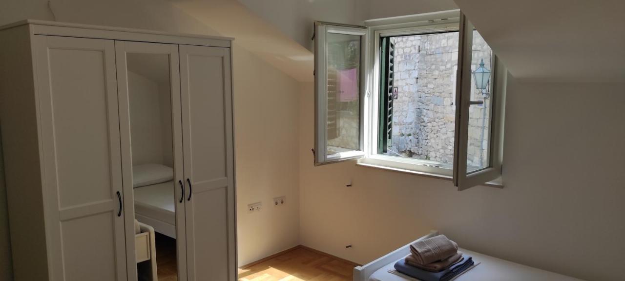 Luxury City Centre Apartment With Stunning View Omiš Exteriör bild