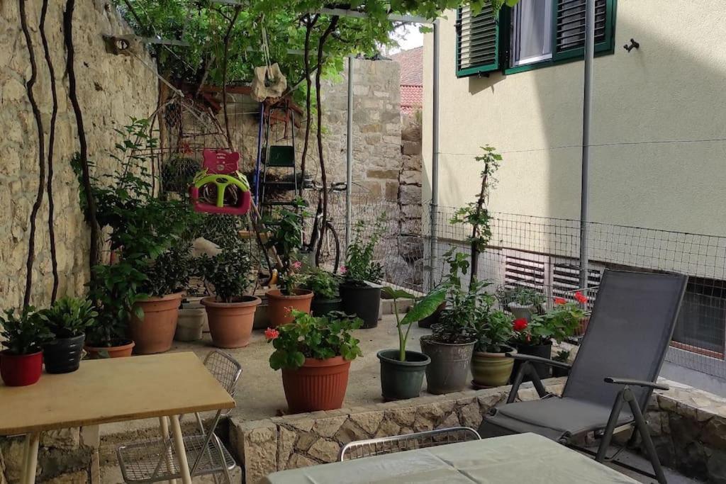 Luxury City Centre Apartment With Stunning View Omiš Exteriör bild